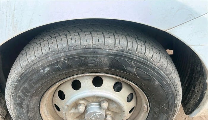 2015 Hyundai Eon D-LITE+, Petrol, Manual, 30,463 km, tyre