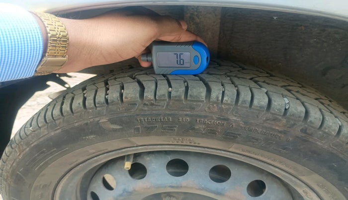 2011 Toyota Etios Liva G, Petrol, Manual, 85,888 km, tyre