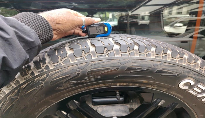 2021 Mahindra Thar LX D AT 4WD HT, Diesel, Automatic, 60,794 km, tyre