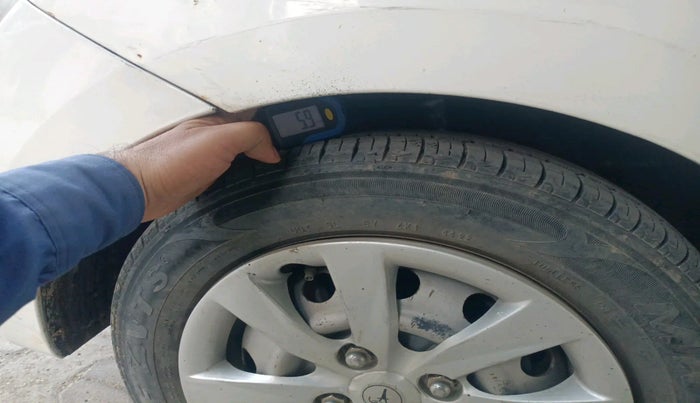 2017 Hyundai Eon ERA +, Petrol, Manual, 31,889 km, tyre