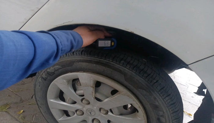 2017 Hyundai Eon ERA +, Petrol, Manual, 31,889 km, tyre