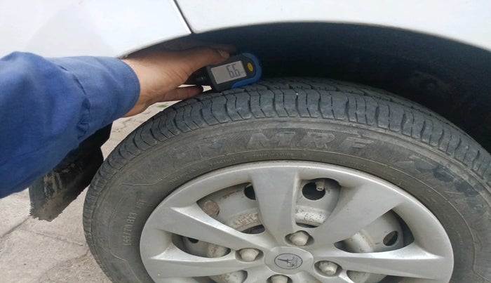 2017 Hyundai Eon ERA +, Petrol, Manual, 31,889 km, tyre