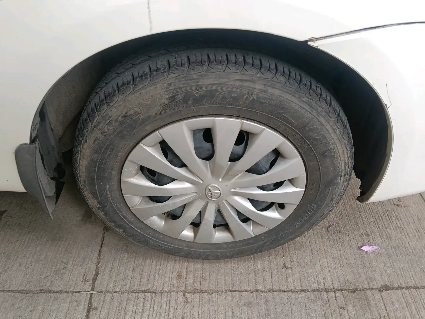 2018 Toyota Etios GD, Diesel, Manual, 41,921 km, tyre