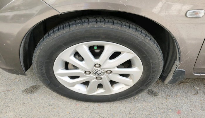 2014 Honda Mobilio 1.5L I-VTEC V, Petrol, Manual, 1,51,141 km, tyre