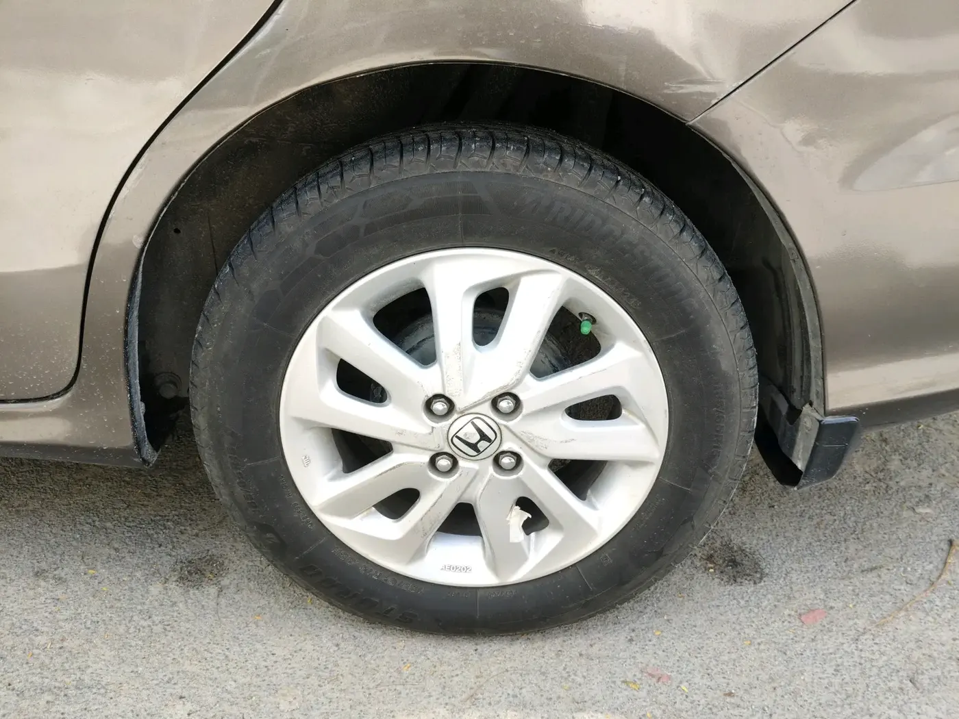 2014 Honda Mobilio 1.5L I-VTEC V, Petrol, Manual, 1,51,141 km, tyre