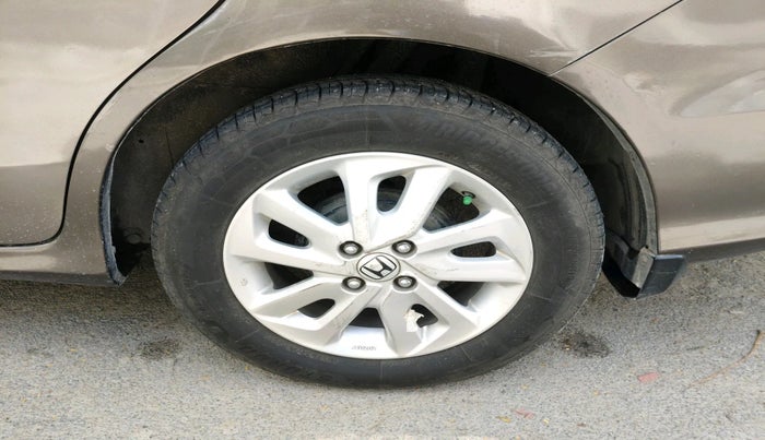 2014 Honda Mobilio 1.5L I-VTEC V, Petrol, Manual, 1,51,141 km, tyre