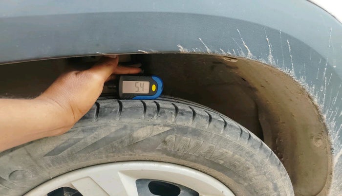 2016 Renault Kwid RXT 0.8, Petrol, Manual, 65,346 km, tyre