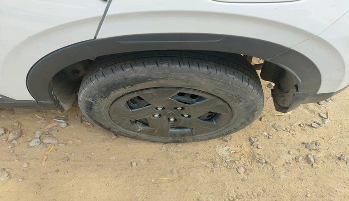 2024 Hyundai VENUE S 1.2, Petrol, Manual, 13,994 km, tyre