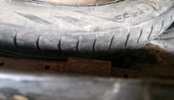 2019 Maruti Alto LXI, Petrol, Manual, 76,196 km, tyre