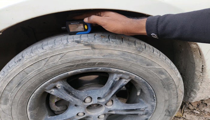 2013 Maruti Swift VDI, Diesel, Manual, 1,77,342 km, tyre