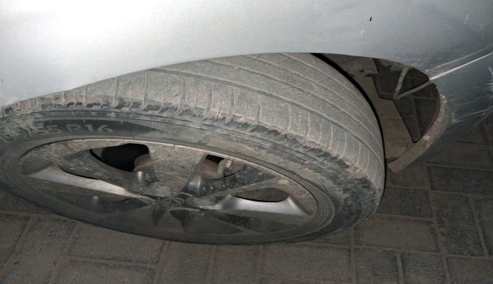 2016 Hyundai Elite i20 ASTA 1.2, Petrol, Manual, 52,395 km, tyre