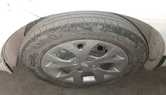 2015 Hyundai Grand i10 SPORTZ 1.2 KAPPA VTVT, Petrol, Manual, 45,534 km, tyre