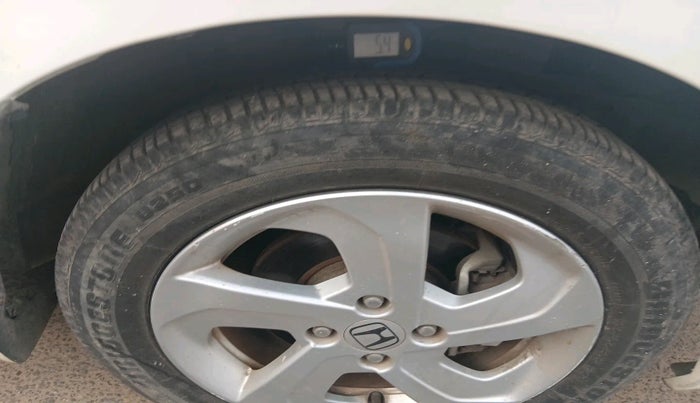 2014 Honda City 1.5L I-VTEC VX, Petrol, Manual, 1,10,227 km, tyre