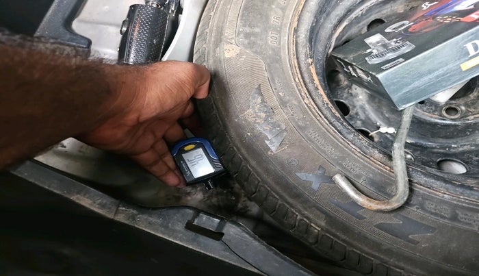 2013 Hyundai i20 ASTA 1.4 CRDI, Diesel, Manual, 1,11,282 km, tyre