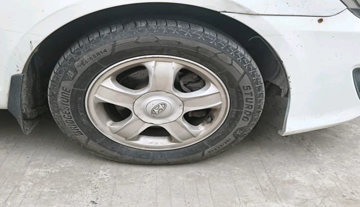 2010 Hyundai Verna VGT CRDI SX 1.5, Diesel, Manual, 1,72,089 km, tyre