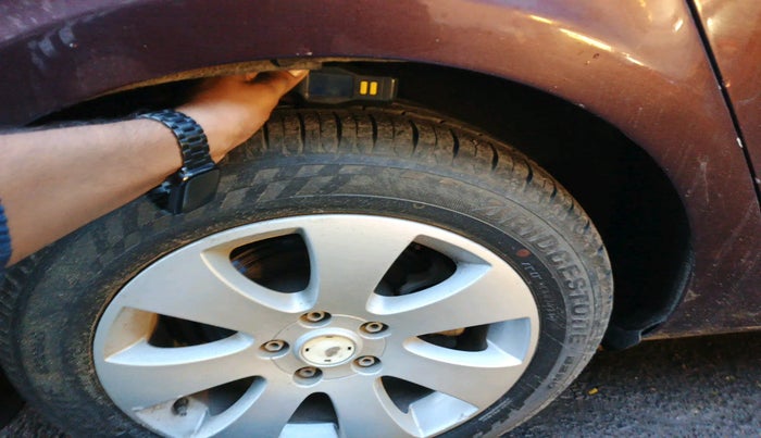 2011 Skoda Superb ELEGANCE 1.8 TSI MT, Petrol, Manual, 93,837 km, tyre