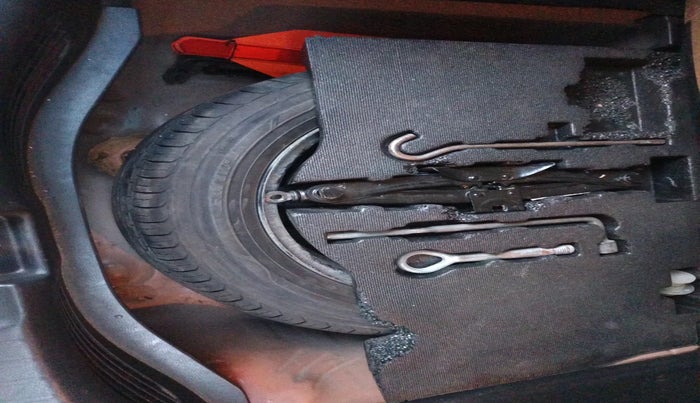 2015 Honda Jazz 1.5L I-DTEC V, Diesel, Manual, 1,47,879 km, tyre