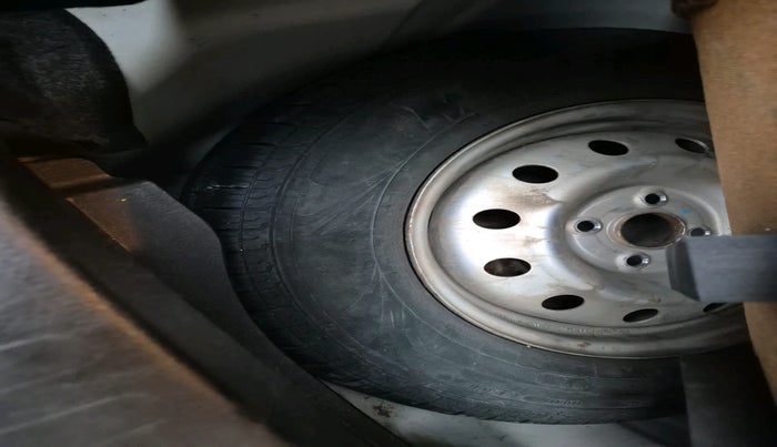 2021 Maruti Swift Dzire TOUR S-CNG, Petrol, Manual, 72,401 km, tyre