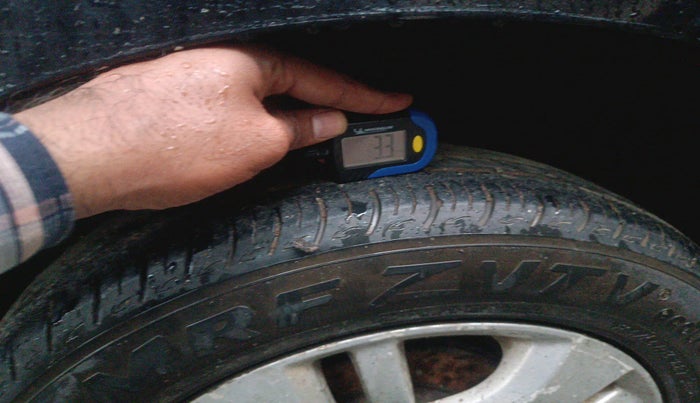 2013 Maruti Swift Dzire ZXI, Petrol, Manual, 1,10,333 km, tyre