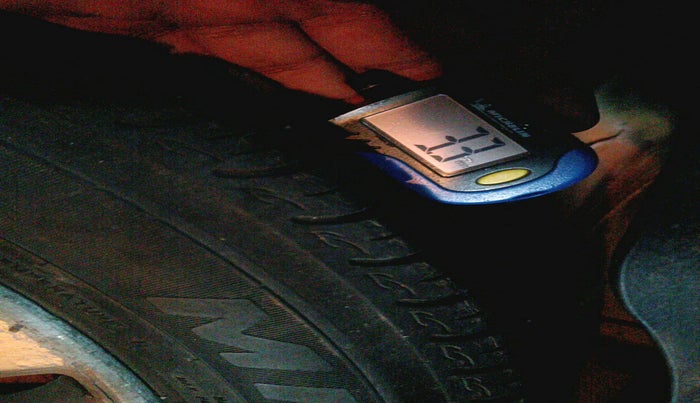 2013 Maruti Swift Dzire ZXI, Petrol, Manual, 1,10,333 km, tyre