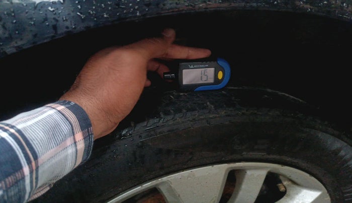 2013 Maruti Swift Dzire ZXI, Petrol, Manual, 1,10,333 km, tyre