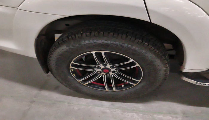 2013 Toyota Fortuner 3.0 4X2 AT, Diesel, Automatic, 48,435 km, tyre