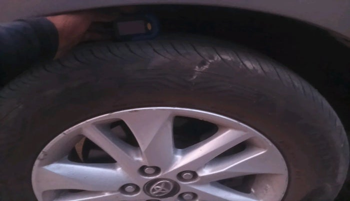 2018 Toyota Innova Crysta 2.4 G 7 STR, Diesel, Manual, 1,15,479 km, tyre