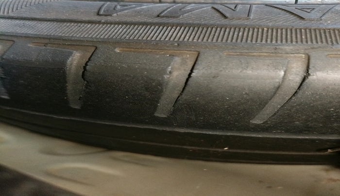 2014 Maruti Wagon R 1.0 VXI, Petrol, Manual, 94,123 km, tyre