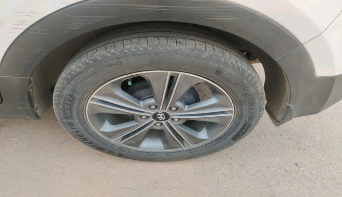 2017 Hyundai Creta SX PLUS AT 1.6 PETROL, Petrol, Automatic, 77,044 km, tyre