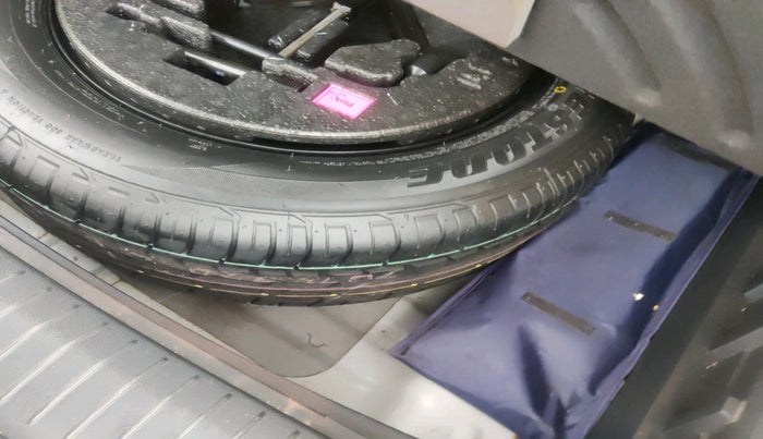 2017 Hyundai Creta SX PLUS AT 1.6 PETROL, Petrol, Automatic, 77,044 km, tyre