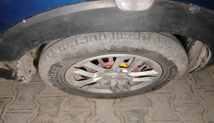 2019 Renault TRIBER RXL MT, Petrol, Manual, 65,561 km, tyre