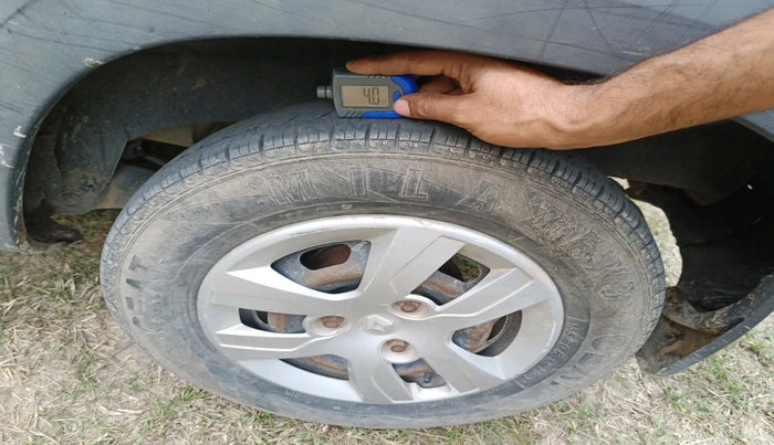 2016 Renault Kwid RXT 0.8, Petrol, Manual, 31,854 km, tyre