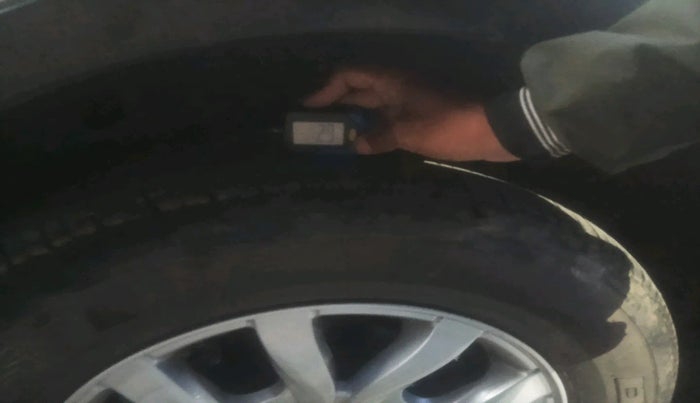 2016 Mahindra XUV500 W10 AT, Diesel, Automatic, 87,367 km, tyre