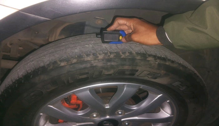 2016 Mahindra XUV500 W10 AT, Diesel, Automatic, 87,367 km, tyre