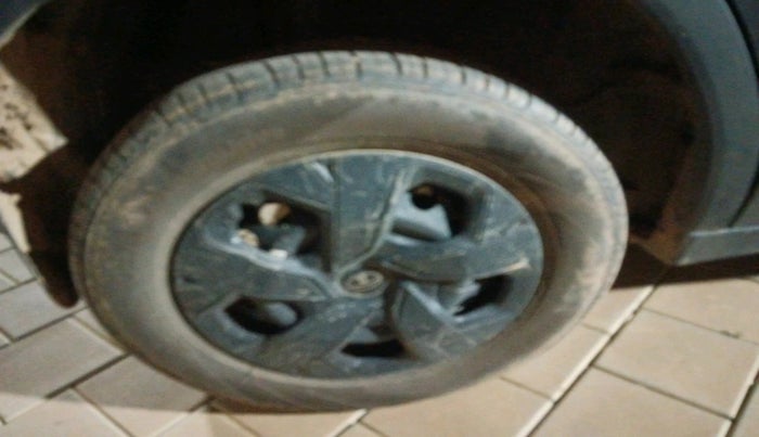 2024 Tata PUNCH ADVENTURE RHYTHM PACK AMT, Petrol, Automatic, 12,571 km, tyre