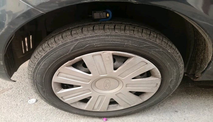 2011 Ford Figo ZXI 1.2 PETROL, Petrol, Manual, 99,813 km, tyre