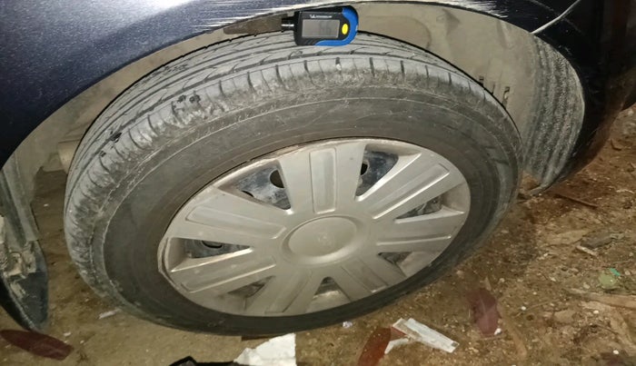 2011 Ford Figo ZXI 1.2 PETROL, Petrol, Manual, 99,813 km, tyre