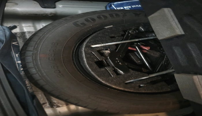 2015 Hyundai Creta SX PLUS 1.6 PETROL, Petrol, Manual, 1,25,455 km, tyre