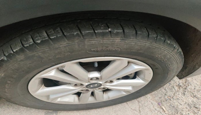 2015 Hyundai Creta SX PLUS 1.6 PETROL, Petrol, Manual, 1,25,455 km, tyre