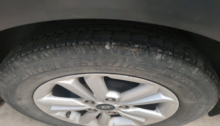 2015 Hyundai Creta SX PLUS 1.6 PETROL, Petrol, Manual, 1,25,455 km, tyre