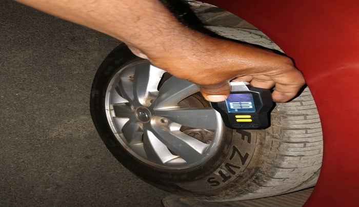 2014 Hyundai i20 SPORTZ 1.4 AT, Petrol, Automatic, 85,649 km, tyre