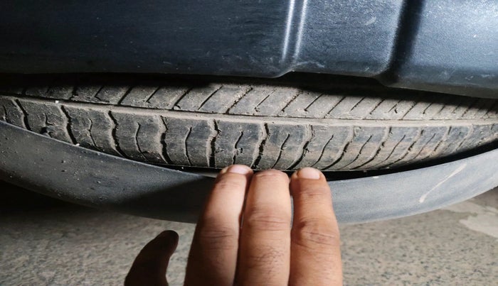 2010 Mitsubishi Outlander 2.4 MIVEC, Petrol, Automatic, 1,11,481 km, tyre