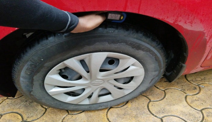 2020 Maruti Swift VXI, Petrol, Manual, 23,660 km, tyre