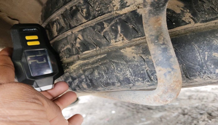 2013 Maruti Ertiga VDI, Diesel, Manual, 2,77,112 km, tyre