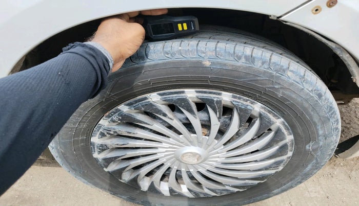 2013 Maruti Ertiga VDI, Diesel, Manual, 2,77,112 km, tyre