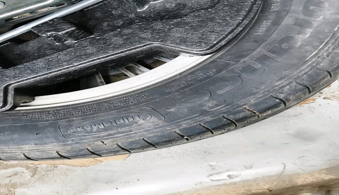 2021 Maruti Ciaz ZETA 1.5 SHVS MT PETROL, Petrol, Manual, 1,50,262 km, tyre