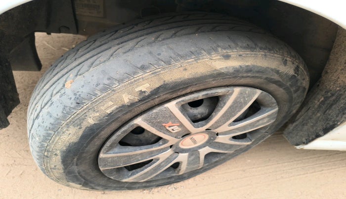 2014 Chevrolet Sail 1.2 LS, Petrol, Manual, 1,02,012 km, tyre