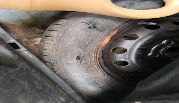 2014 Chevrolet Sail 1.2 LS, Petrol, Manual, 1,02,012 km, tyre