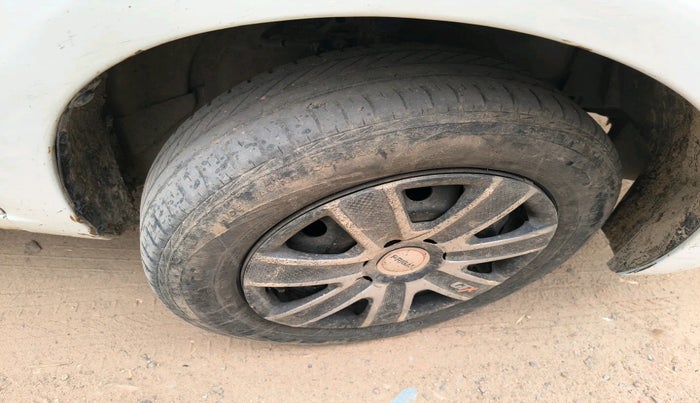 2014 Chevrolet Sail 1.2 LS, Petrol, Manual, 1,02,012 km, tyre