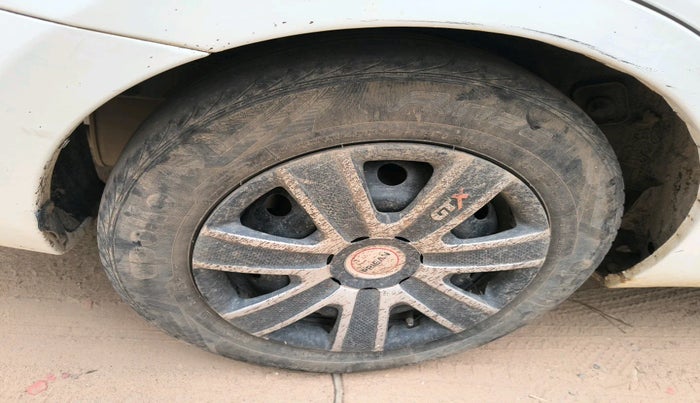 2014 Chevrolet Sail 1.2 LS, Petrol, Manual, 1,02,012 km, tyre